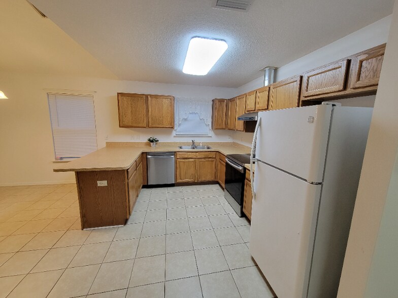 Building Photo - 1210 4 Mile Rd