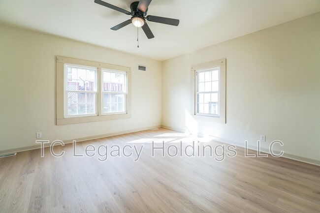 Building Photo - 316 1/2 Harrison Street
