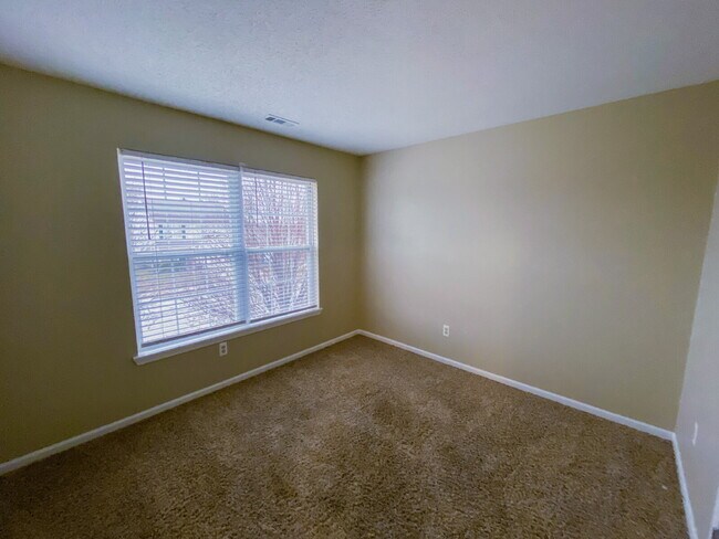 Building Photo - Welcome home to this charming 4-bedroom, 2.5-bath home in Noblesville!