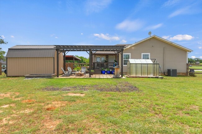 Building Photo - 153 McCrae Ln