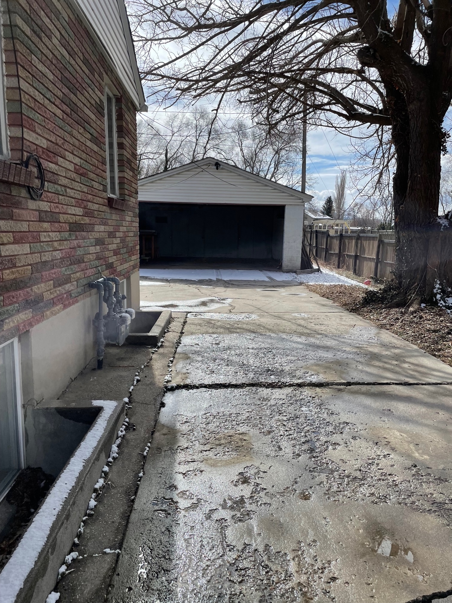 Building Photo - 250 E 600 S