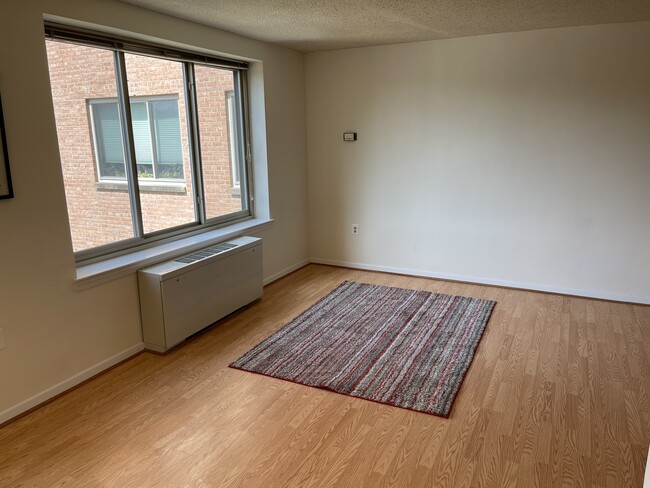 Studio - 3000 Spout Run Pkwy