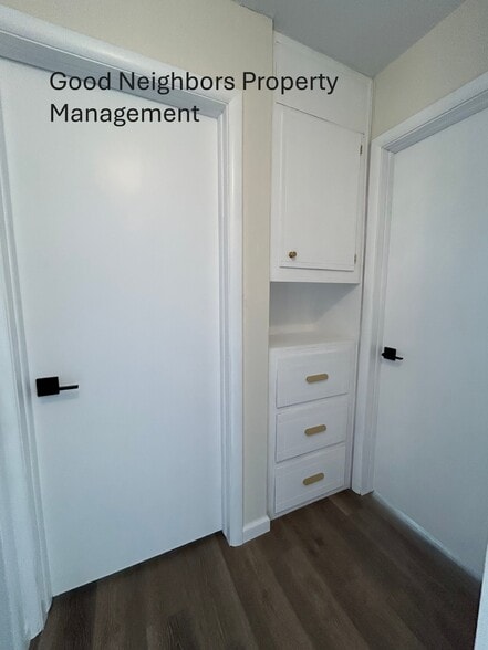 Hall - 2328 W Wildwood Rd