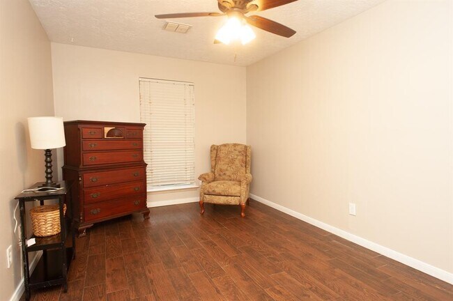 Building Photo - 10606 Kirkhall Dr