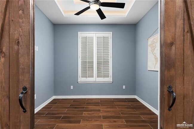 Building Photo - 13 Kingsborough Ave