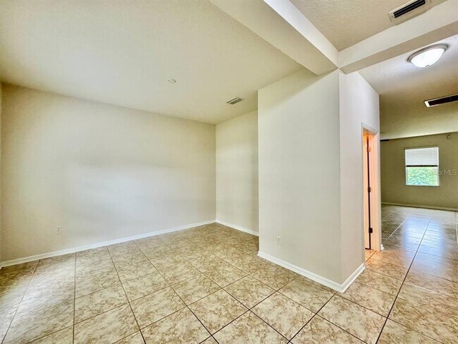 Building Photo - 9614 Oak Glade Ave