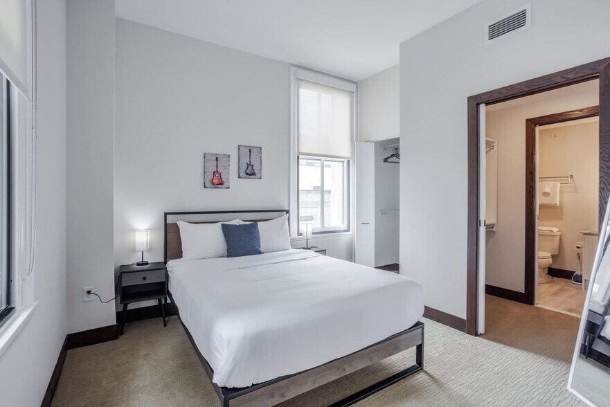 Building Photo - 9-JAN-JAN E 4th St