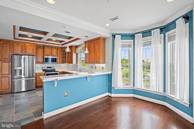 Building Photo - 4700 Water Park Dr