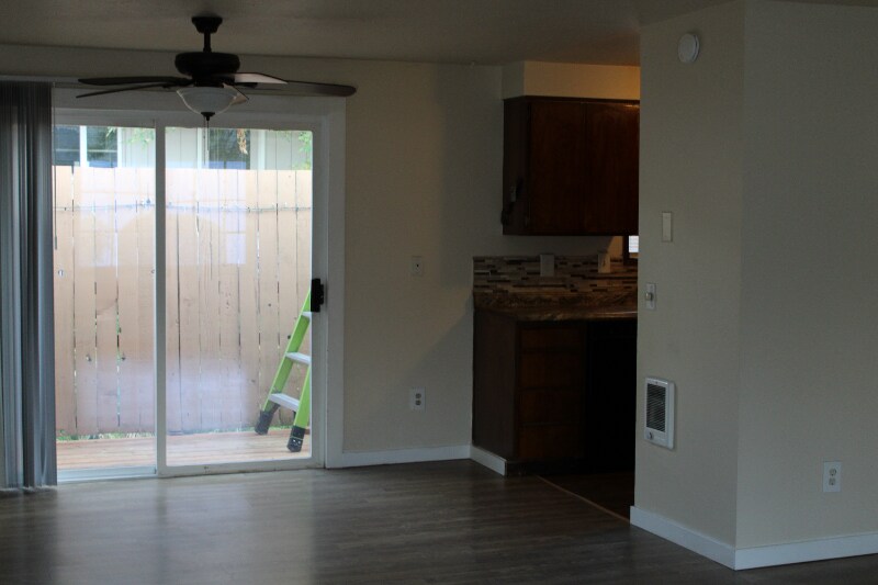 Building Photo - 10915 SW Hall Blvd