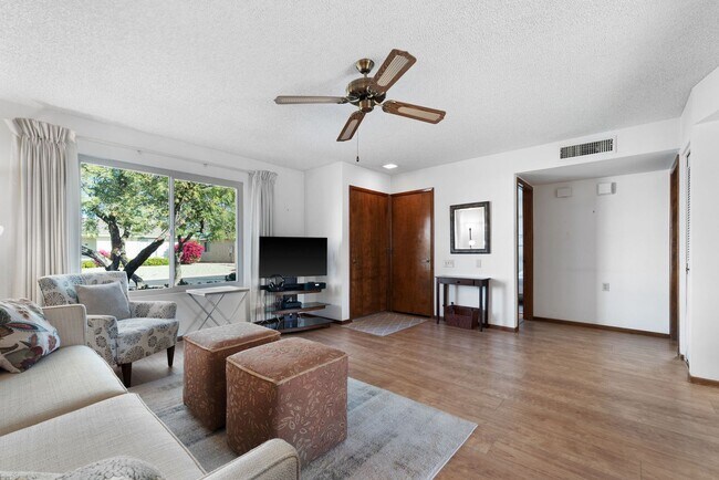 Building Photo - 821 Leisure World