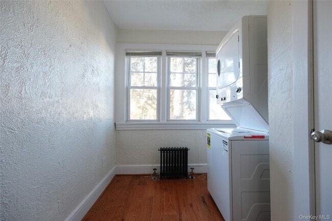 Building Photo - 440 Sixth Ave