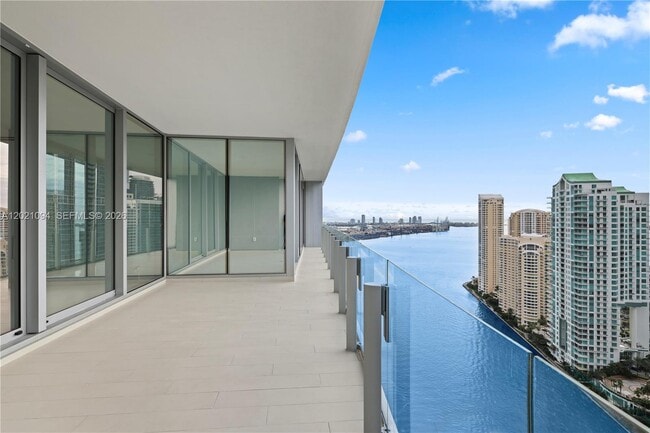 Building Photo - 300 Biscayne Blvd Way