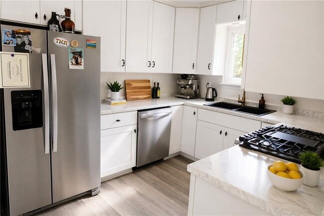 Building Photo - 752 Pebble Creek Dr