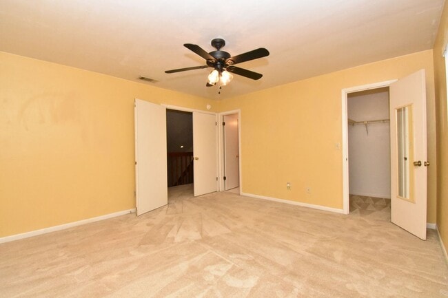 Building Photo - 2/2 Townhome in SW Gainesville - Available NOW!