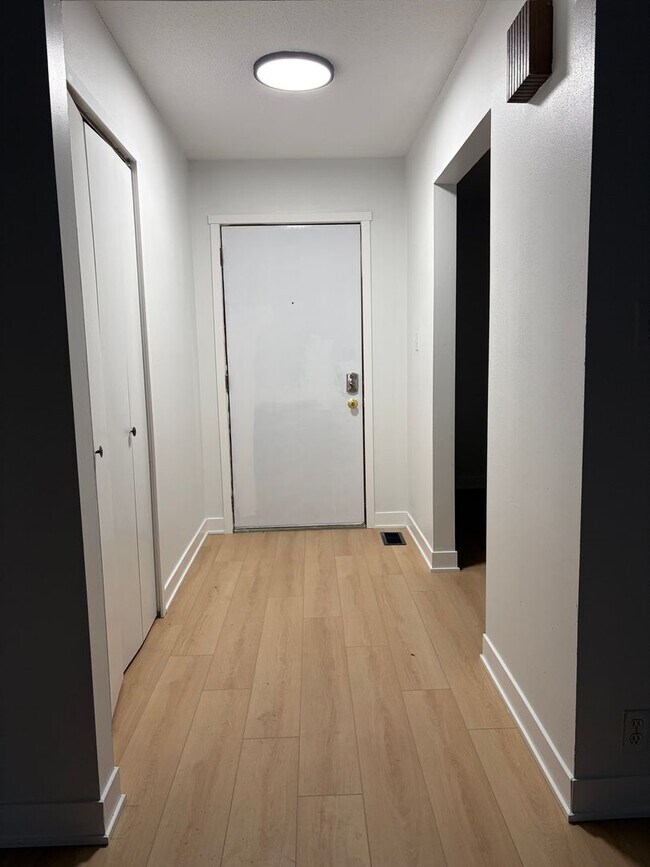 Building Photo - Charter Homes 312-314