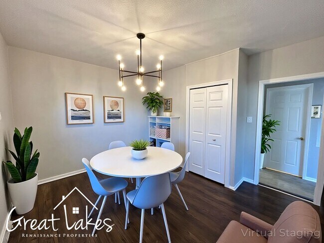 Building Photo - Charming 3 Bedroom 2 Bathroom now availabl...