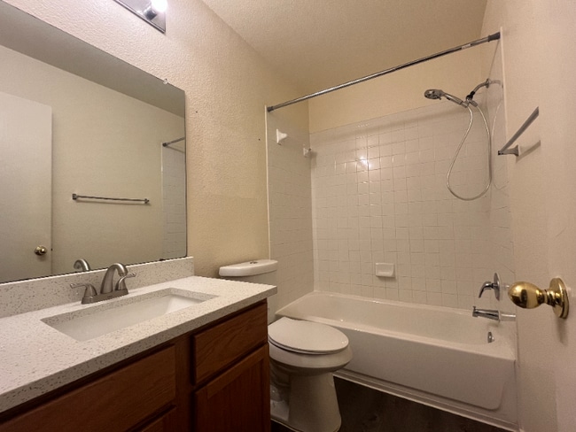 Building Photo - 162 Challenger