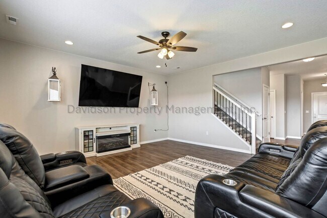 Building Photo - 8747 Bynum Dr