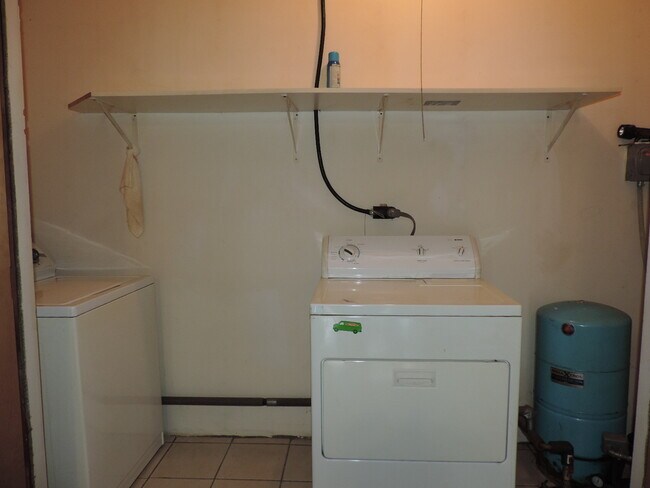 Building Photo - 3/1.5 in Vilas; Easy Access and Close to Boone!