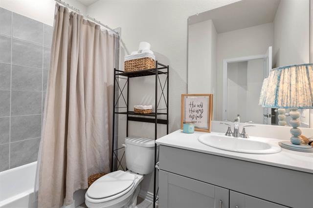 Building Photo - 207 Greenbriar Dr