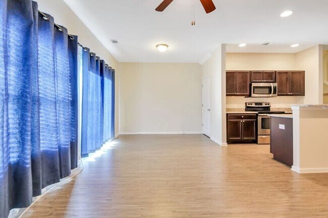 Building Photo - 285 Cantle Dr