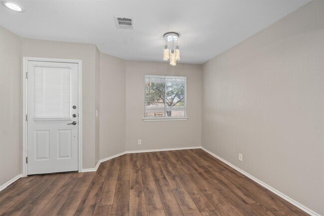 Building Photo - 403 Lakemont Dr