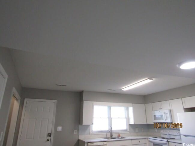 Building Photo - 1703 Fawn Vista Dr N