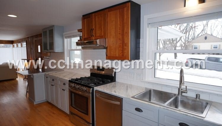 Building Photo - 501 W Dean Ave