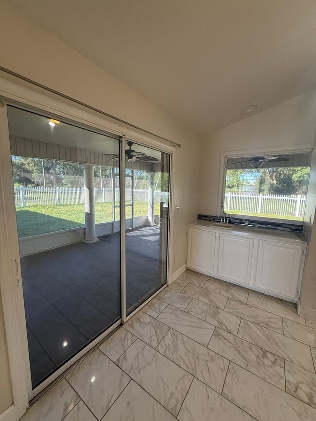 Building Photo - Beautiful Spacious 3 bed 3 bath Home in Debary