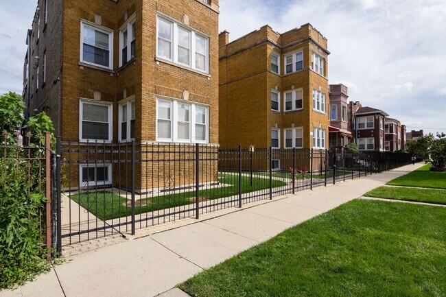 Building Photo - 2441-2443 N Kildare Ave