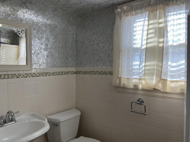 Building Photo - 1720 Exchange Ave