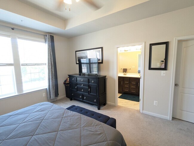 Building Photo - END UNIT newer build in ideal Frederick lo...