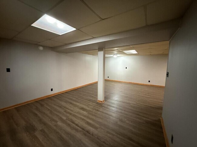 Building Photo - 2013 S 28th St