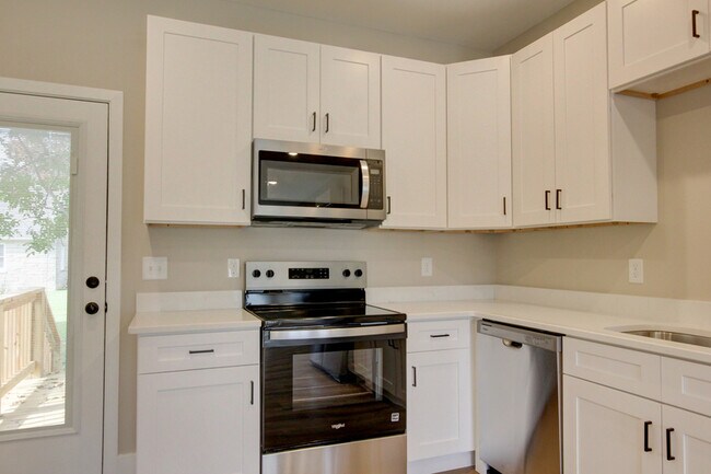 Building Photo - 230 3rd St