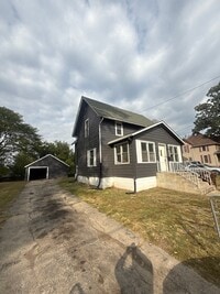 Building Photo - 1227 Fairview Ave