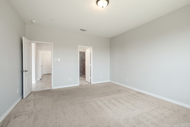 Building Photo - 118 Kyle Cove