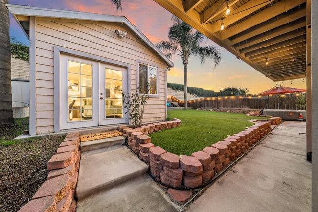 Building Photo - 13075 Old West Ave