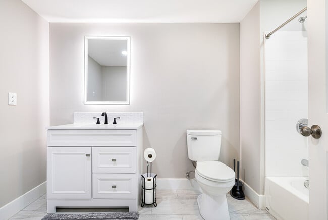 Building Photo - Englewood Padsplit Co-living Affordable Housing