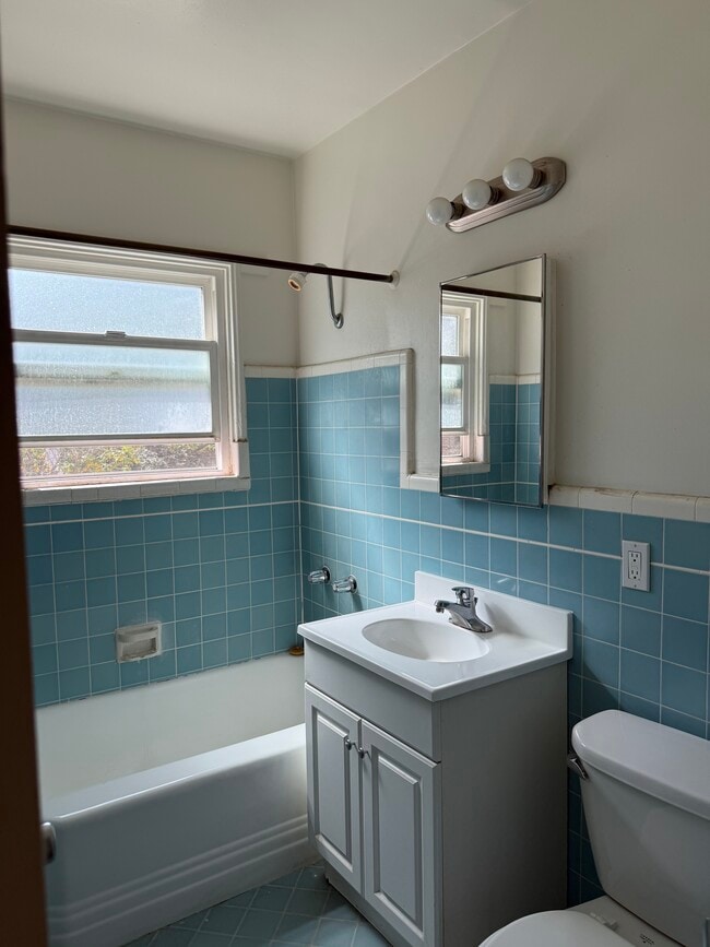 Building Photo - 442 S Euclid Ave