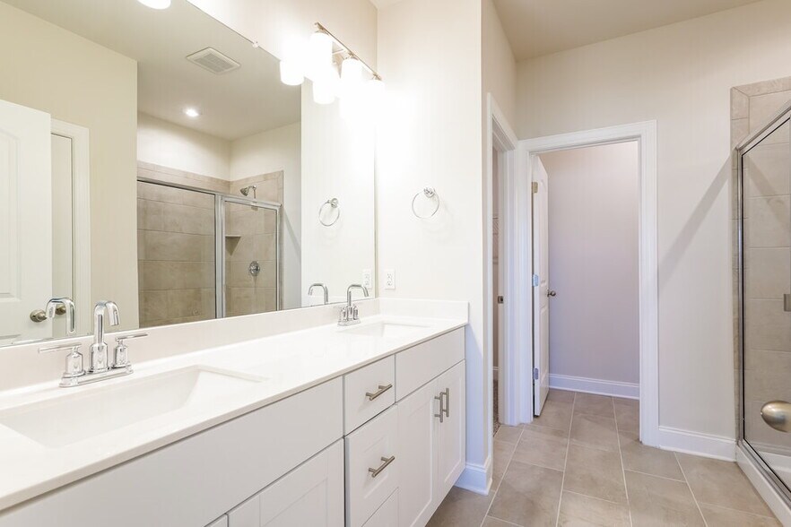 Building Photo - 1230 Dutch peak