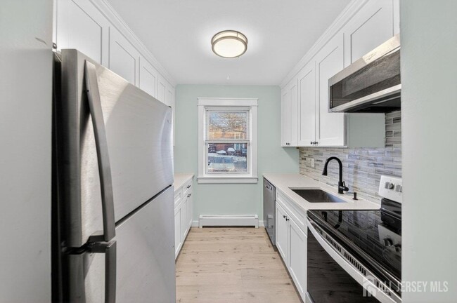 Building Photo - 289 Main St