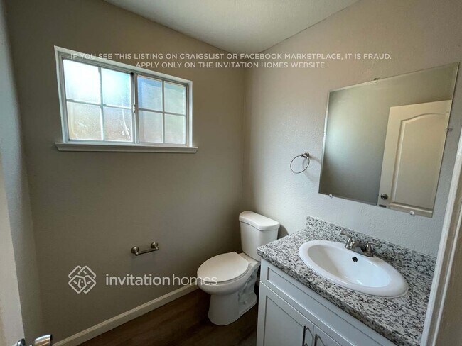 Building Photo - 850 Thetford Pl