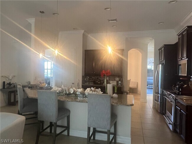 Building Photo - 6853 Il Regalo Cir