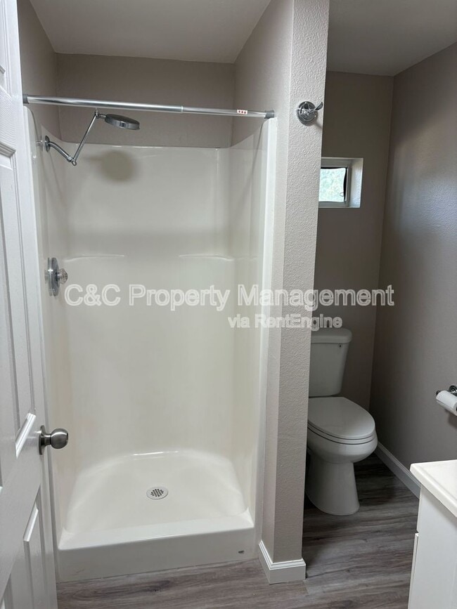 Building Photo - 10036 Van Ruiten Ln