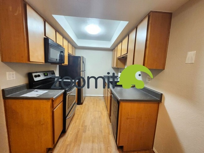 Building Photo - Cute 2 bedroom 2 bath condo in gated community