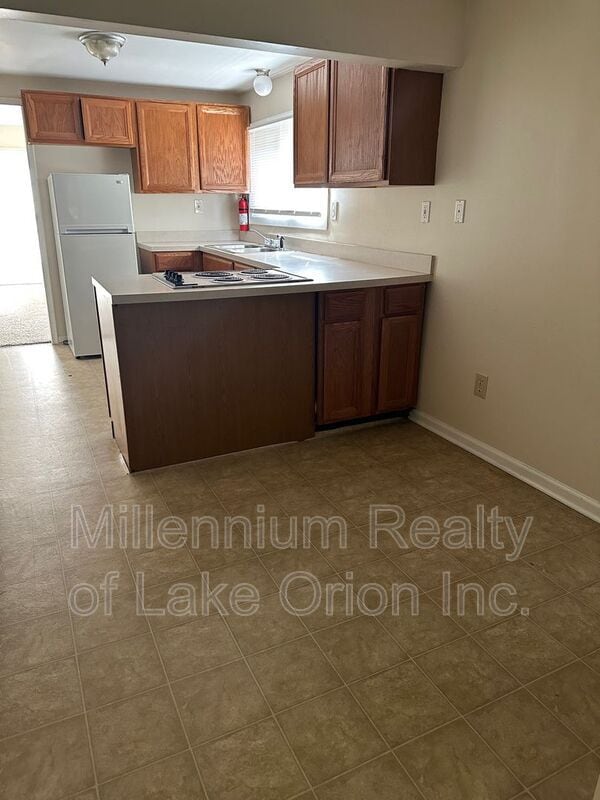 Building Photo - 709 W Dryden Rd