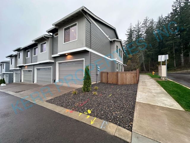 Building Photo - FREE RENT! Spacious 3-Bed Townhouse with 2.5 Baths in Charming Happy Valley!