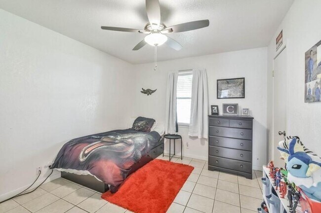 Building Photo - 606 Pine Bough Ln