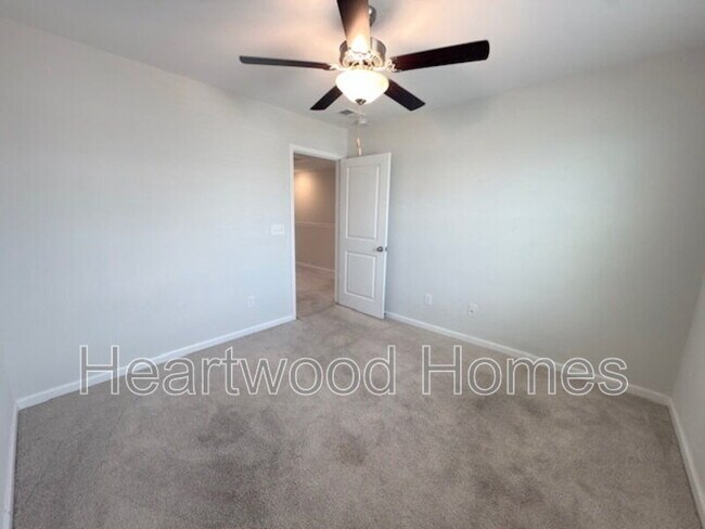 Building Photo - 406 Eclipse Ln