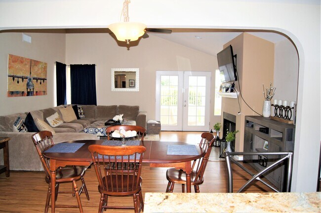 Building Photo - 10756 Sayers Ct